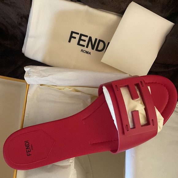 Fendi red sandals size 41 NIB $750 - Picture 13 of 13